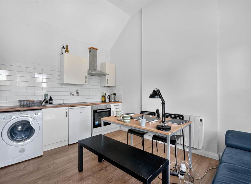 Apt 3, 52 Myrtlefield Park, Belfast, BT9 6NF
