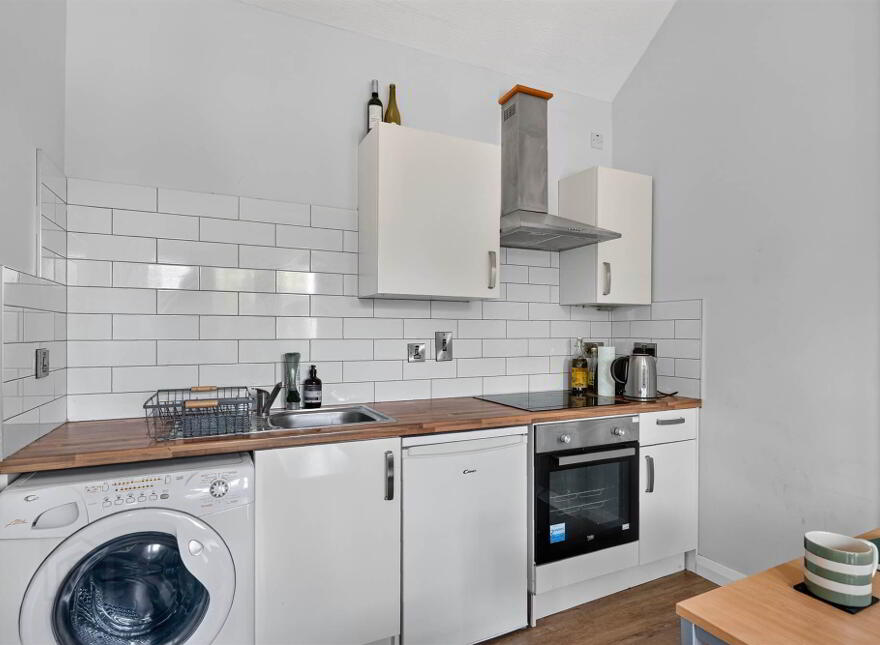 Apt 3, 52 Myrtlefield Park, Belfast, BT9 6NF