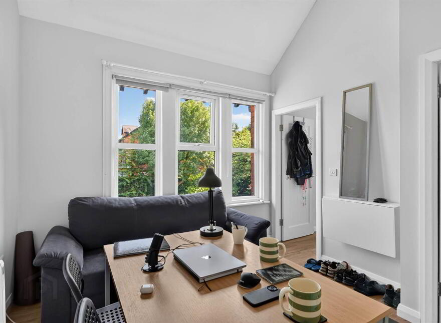 Apt 3, 52 Myrtlefield Park, Belfast, BT9 6NF