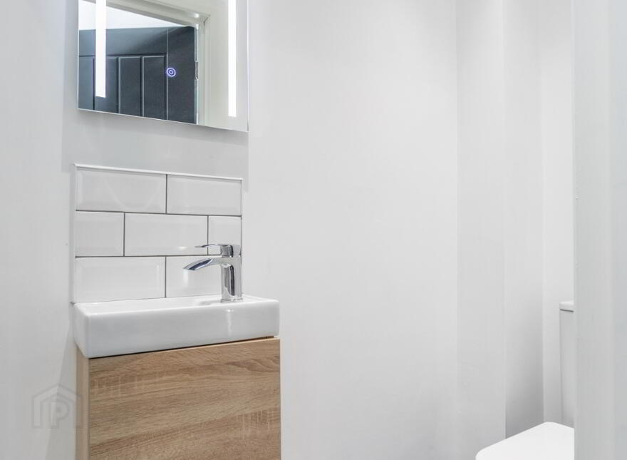 Room 3, 9 Frank Street, Belfast, BT5 4NW
