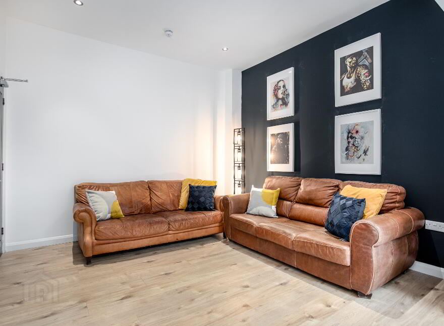 Room 3, 9 Frank Street, Belfast, BT5 4NW