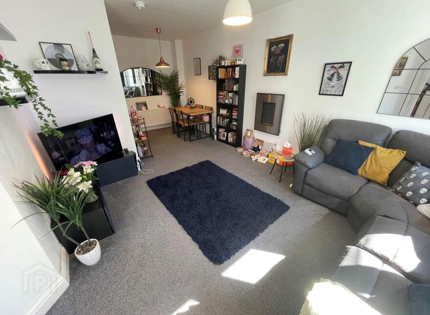 69 The Demesne, Belfast, BT8 8GT