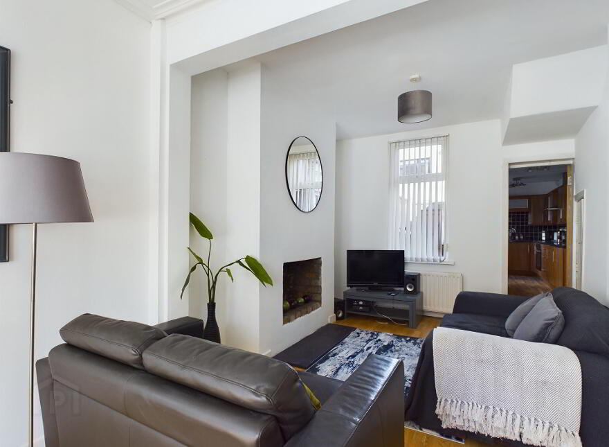 38 St Ives Gardens, Stranmillis, Belfast, BT9 5DN