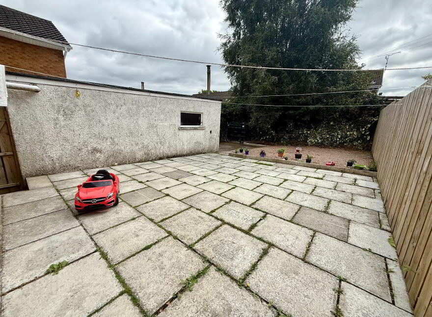 6 Woodford Park, Armagh, BT60 2BB