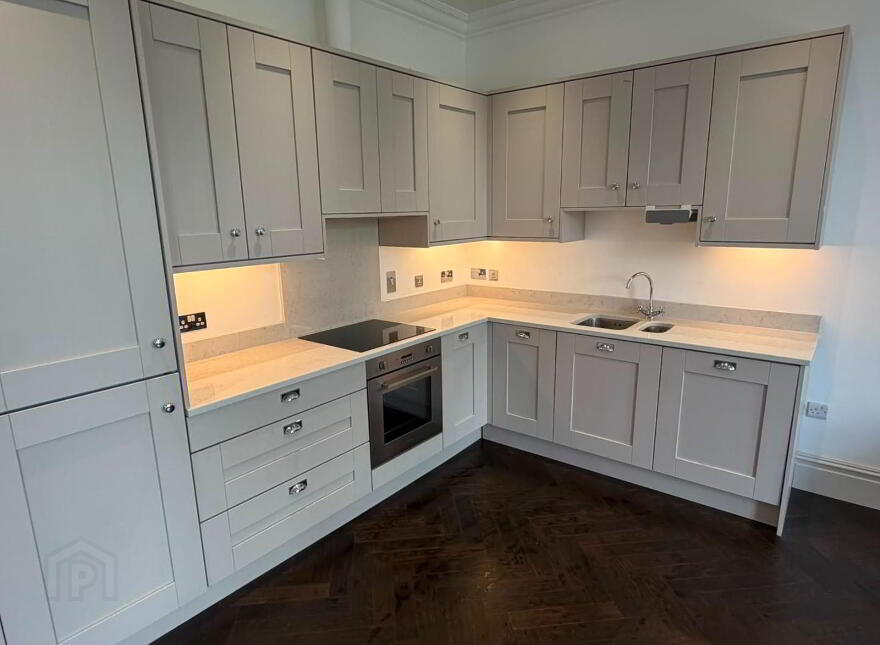 Apartment 3 13 Wellington Park, Belfast, BT9 6DJ