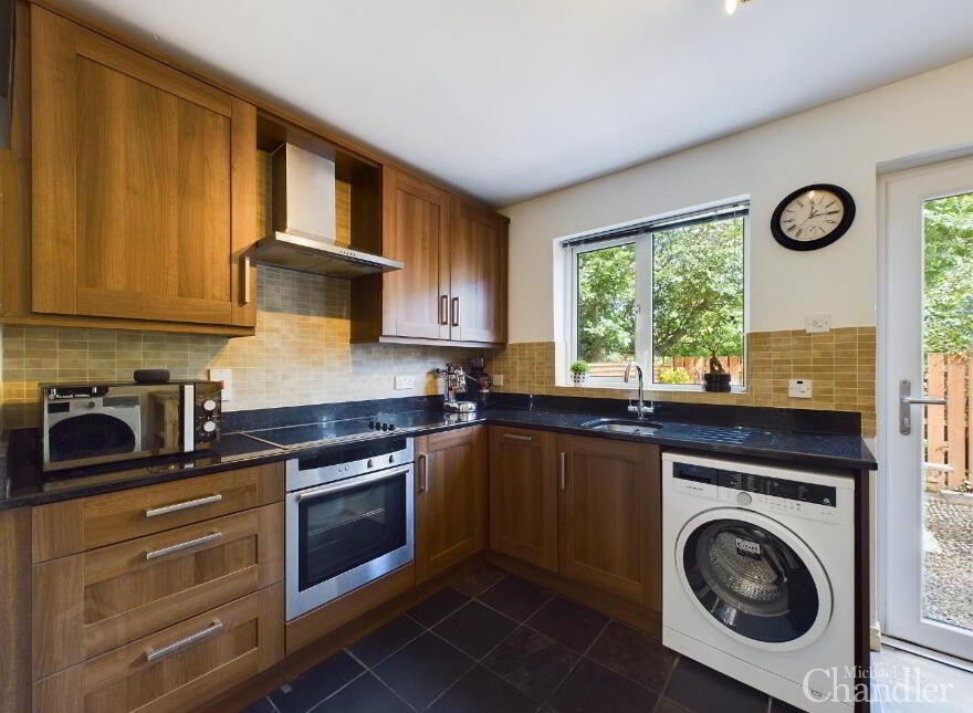 10 Ardenlee Court, Belfast, BT6 8QE