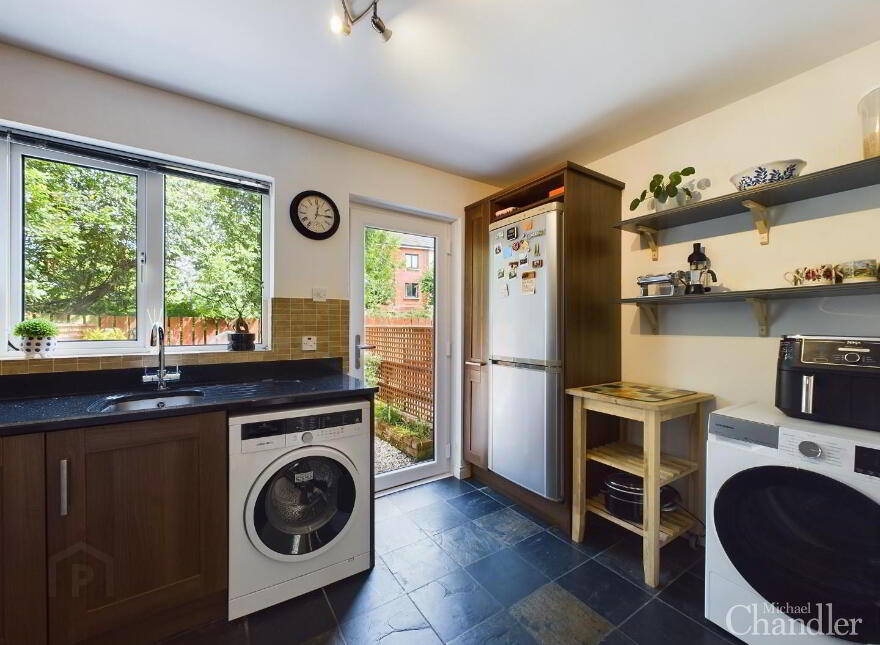 10 Ardenlee Court, Belfast, BT6 8QE