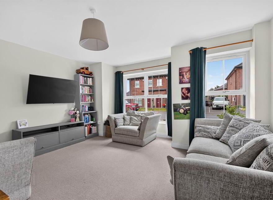 43 Helens Wood Green, Bangor, BT19 1GD
