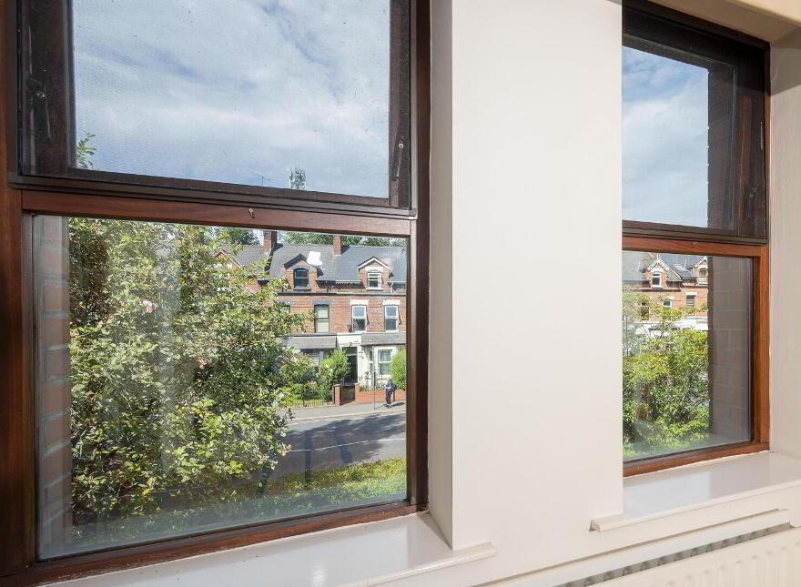 Apt 6 Myrtlefield Manor, 1 Myrtlefield Park, Belfast, BT9 6NE