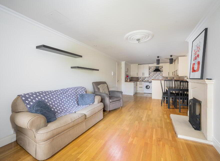 Apt 6 Myrtlefield Manor, 1 Myrtlefield Park, Belfast, BT9 6NE