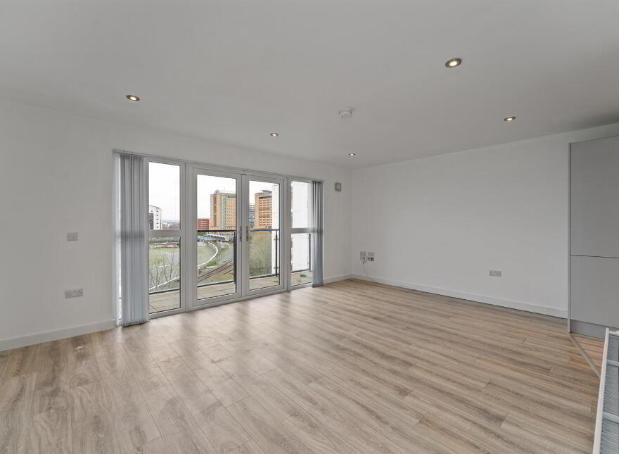Apt 10 The Sandford Building, 37 Bridge End, Belfast, BT5 4AW
