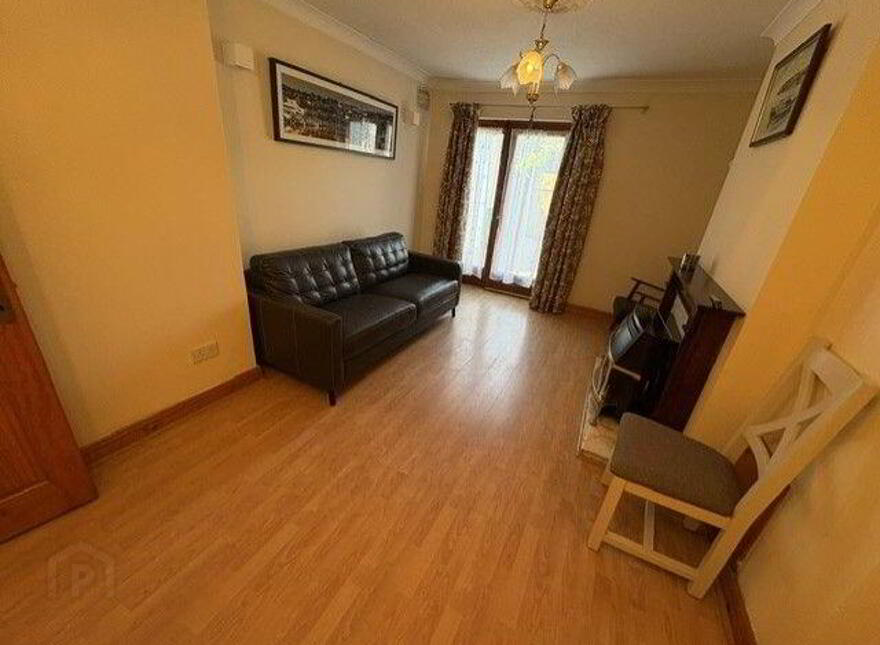 4 The Square, Lucan, K78W8K7