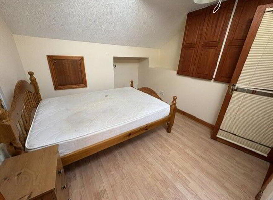 4 The Square, Lucan, K78W8K7