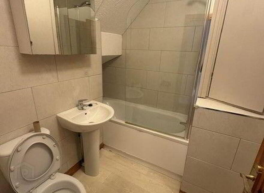 4 The Square, Lucan, K78W8K7