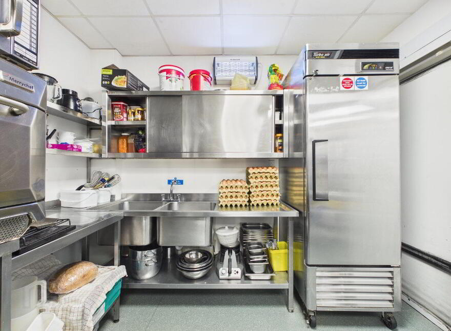 McLeary's Cafe, Cork Road, Waterford City, X91E097