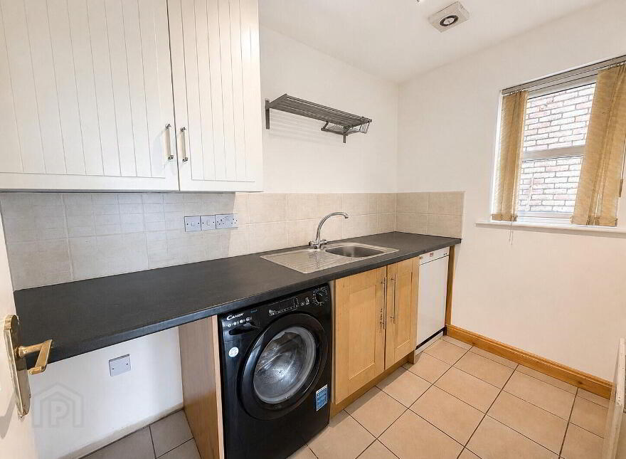 44 Rossdale, Ballymena, BT42 2SA