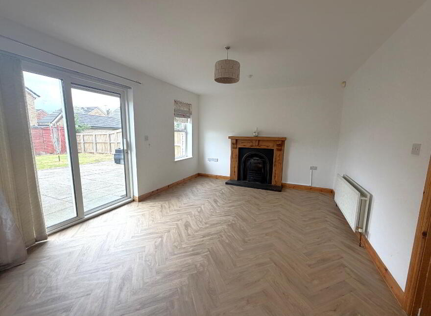 44 Rossdale, Ballymena, BT42 2SA