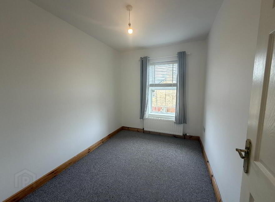 44 Rossdale, Ballymena, BT42 2SA