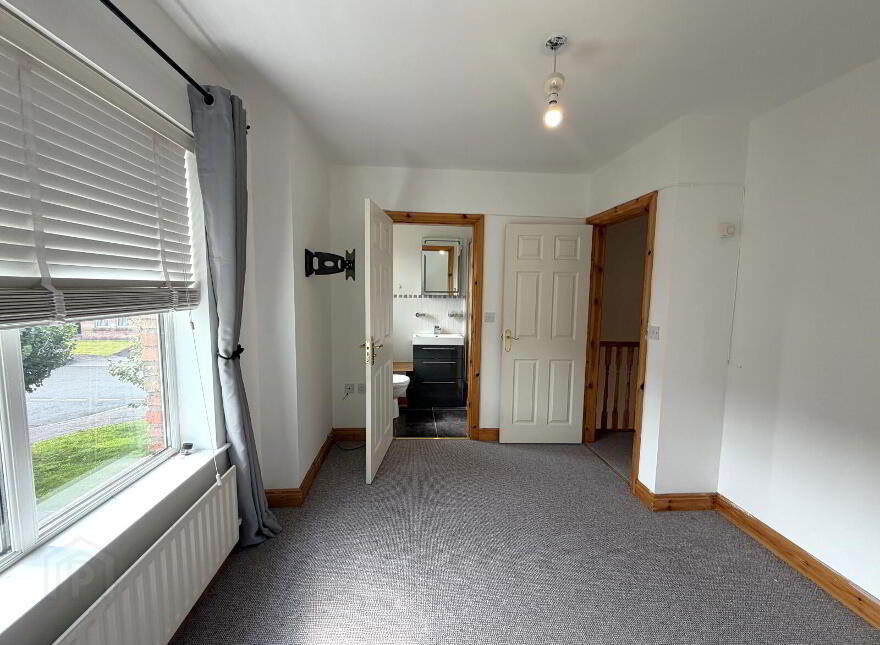 44 Rossdale, Ballymena, BT42 2SA