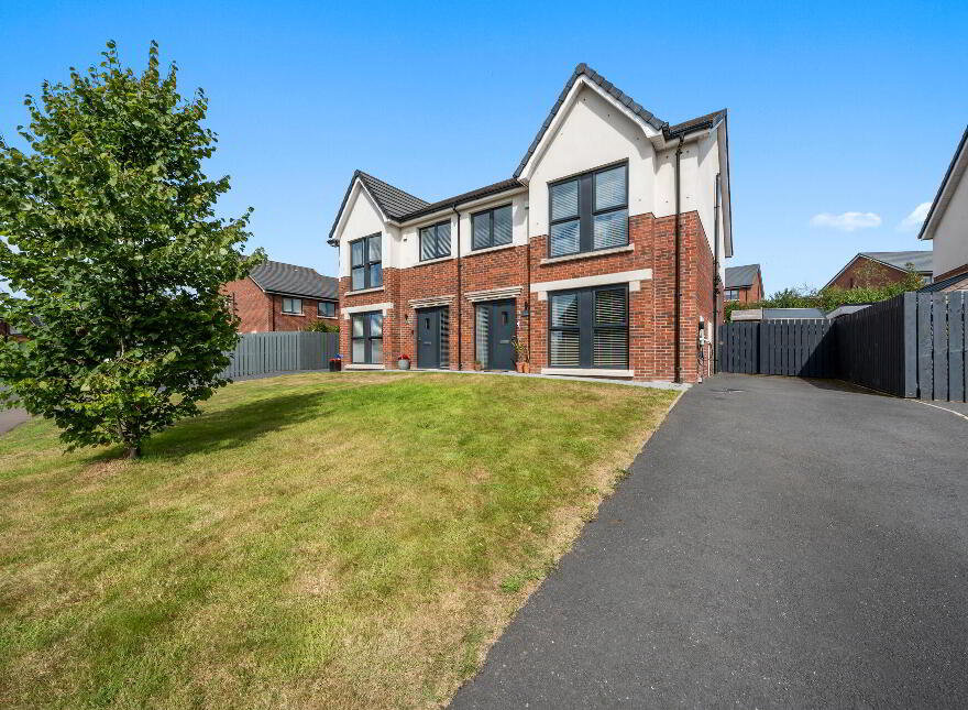 7 Baronsgrange Rise, Comber Road, Carryduff, Belfast, BT8 8GE