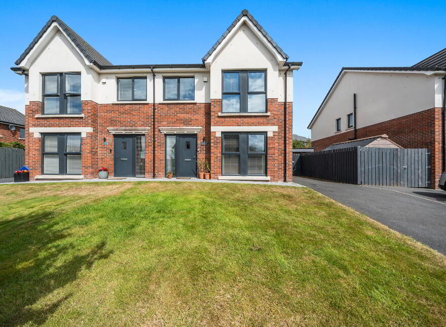 7 Baronsgrange Rise, Comber Road, Carryduff, Belfast, BT8 8GE
