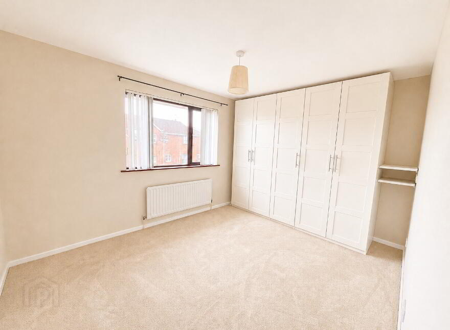 4 Hillview Road, Carrickfergus, BT38 8YW