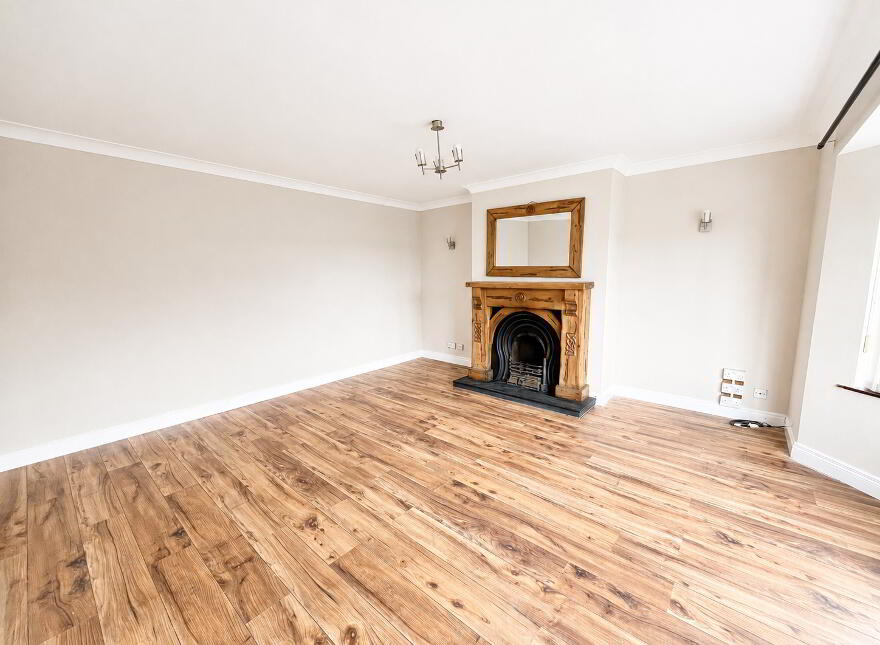 4 Hillview Road, Carrickfergus, BT38 8YW