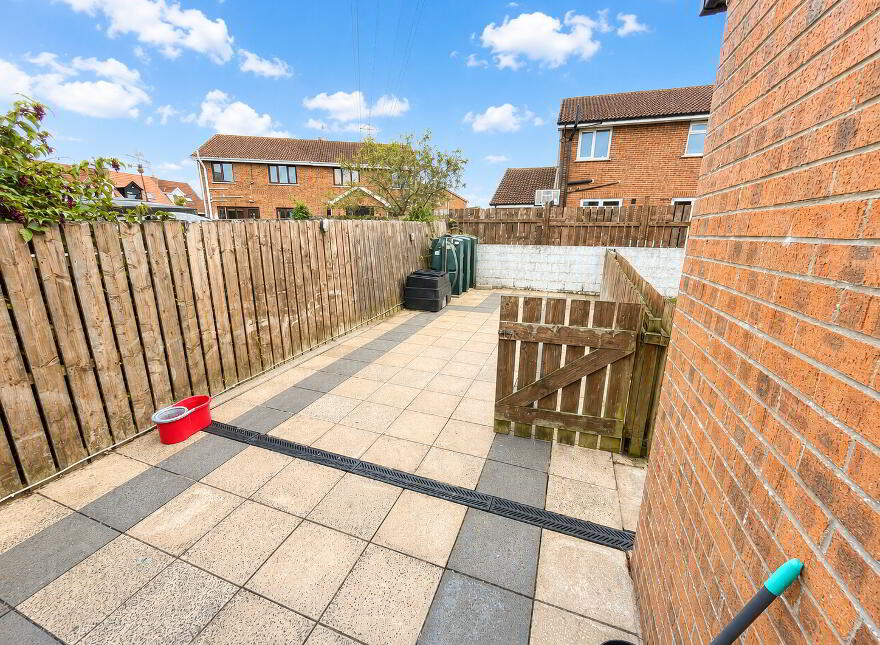 4 Hillview Road, Carrickfergus, BT38 8YW