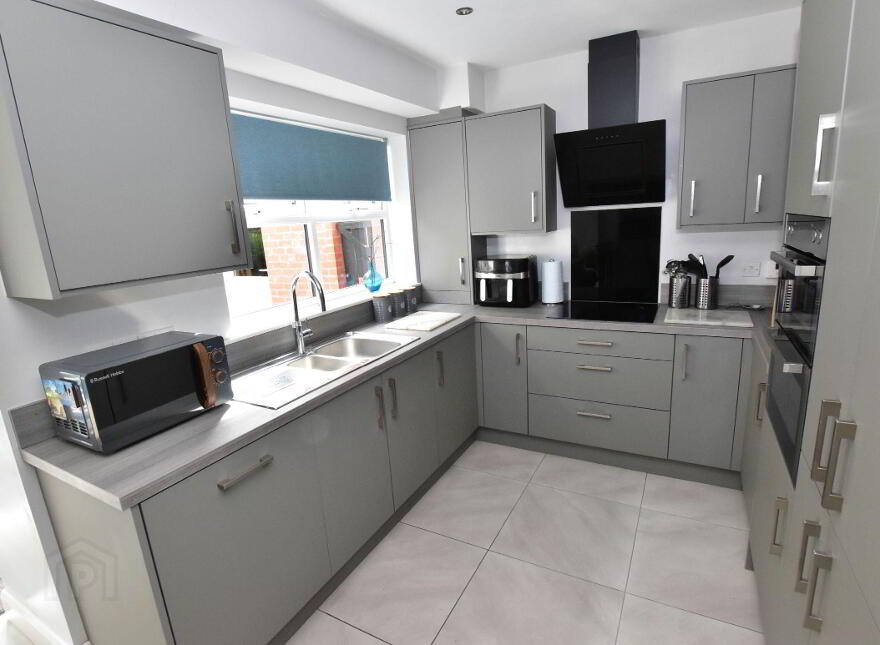 69 Mosside Road, Dunmurry, Belfast, BT17 9HH