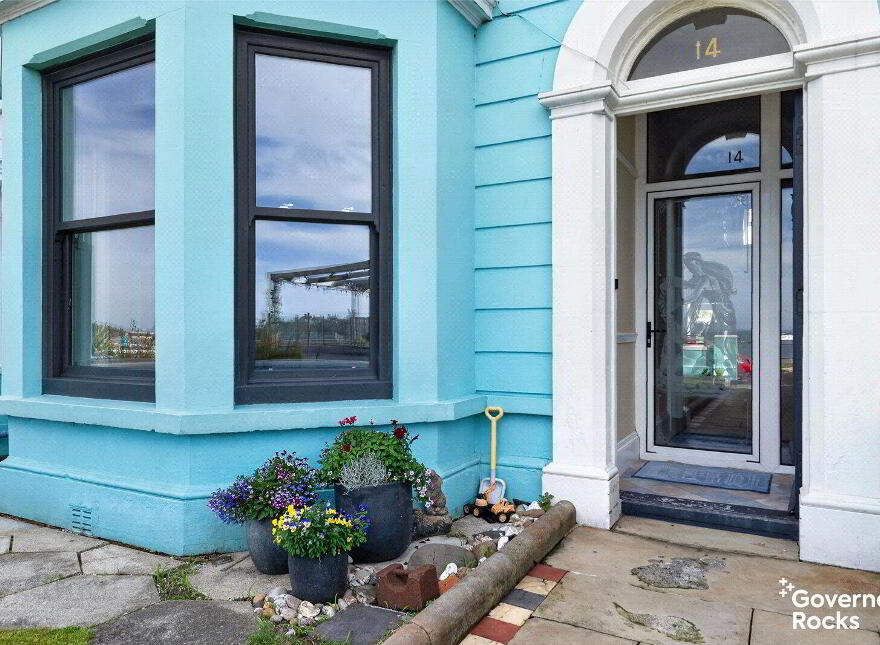 14 Ballyholme Esplanade, Bangor, BT20 5LZ