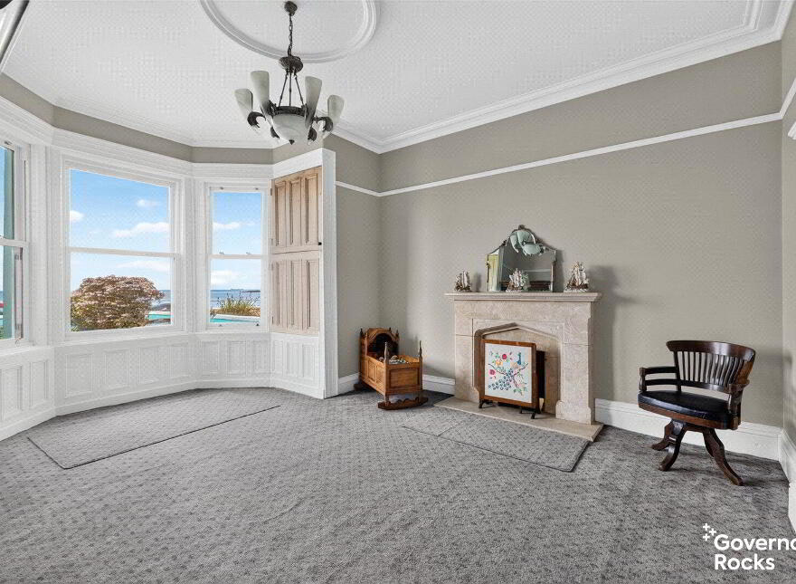 14 Ballyholme Esplanade, Bangor, BT20 5LZ