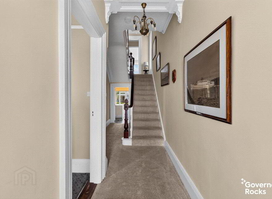 14 Ballyholme Esplanade, Bangor, BT20 5LZ