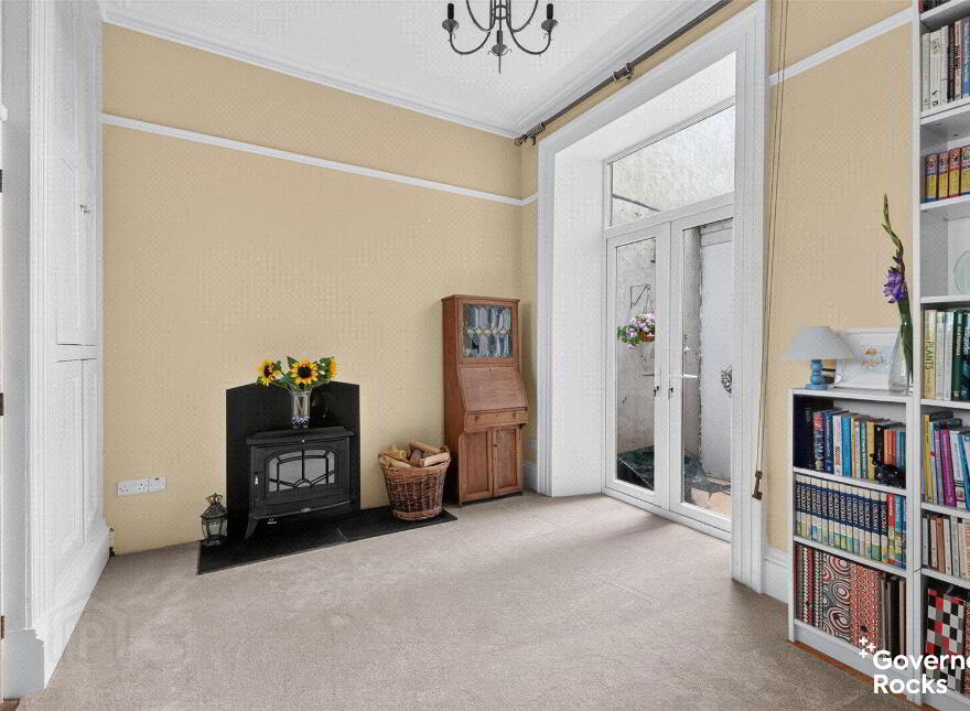 14 Ballyholme Esplanade, Bangor, BT20 5LZ