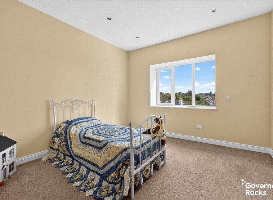 14 Ballyholme Esplanade, Bangor, BT20 5LZ