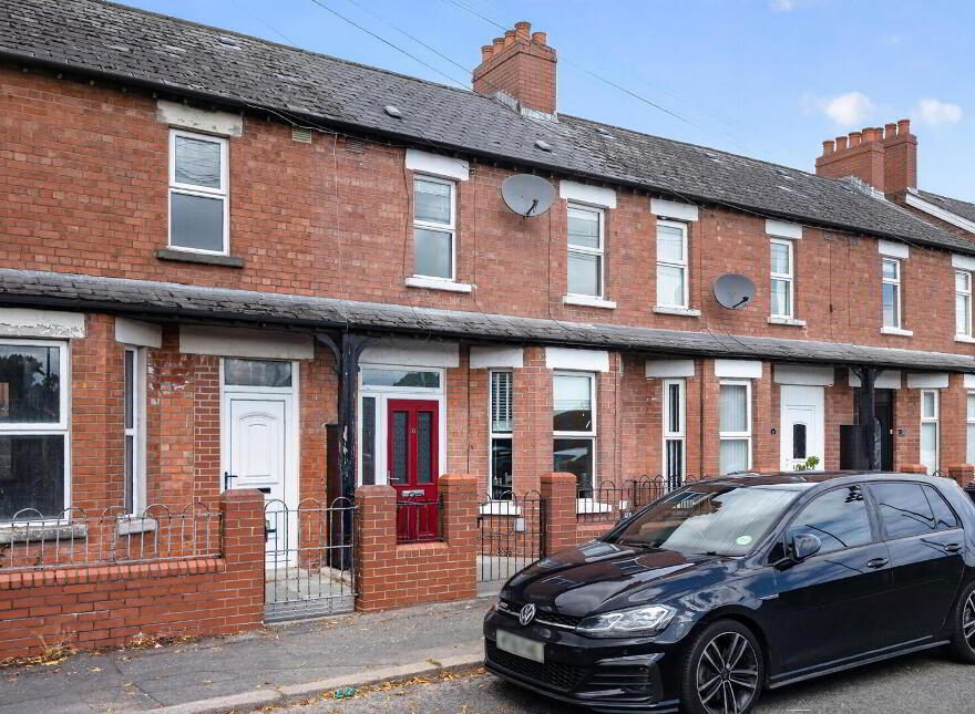 35 Dundela Crescent, Belfast, BT4 3BN