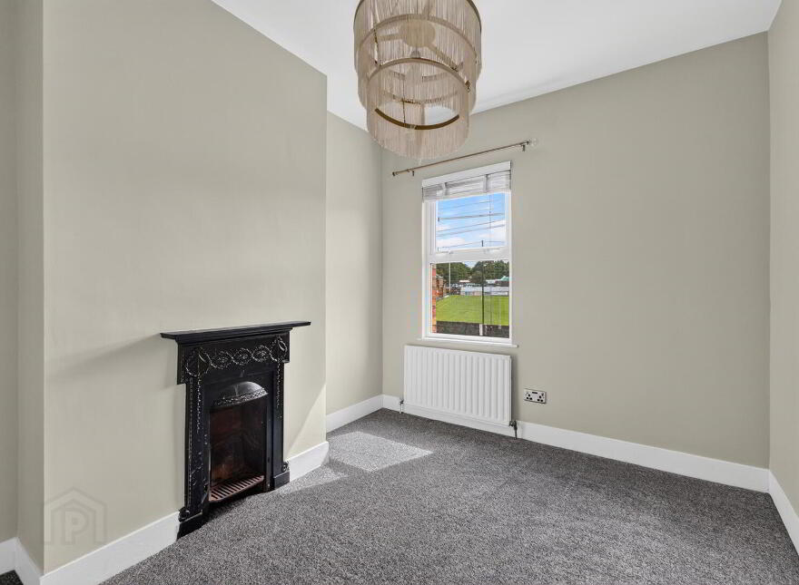 35 Dundela Crescent, Belfast, BT4 3BN