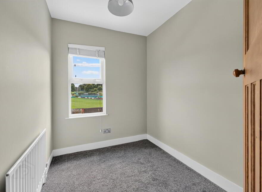 35 Dundela Crescent, Belfast, BT4 3BN