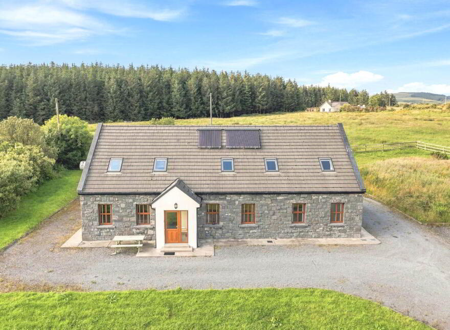 Westview House, Poulnagun, Lisdoonvarna, Cregg, V95TP99