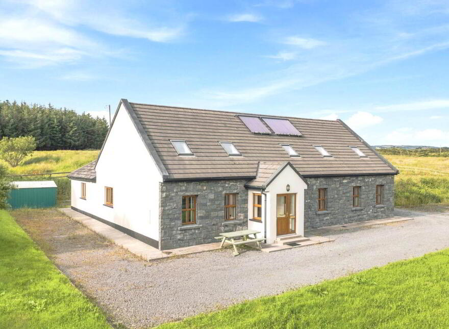 Westview House, Poulnagun, Lisdoonvarna, Cregg, V95TP99