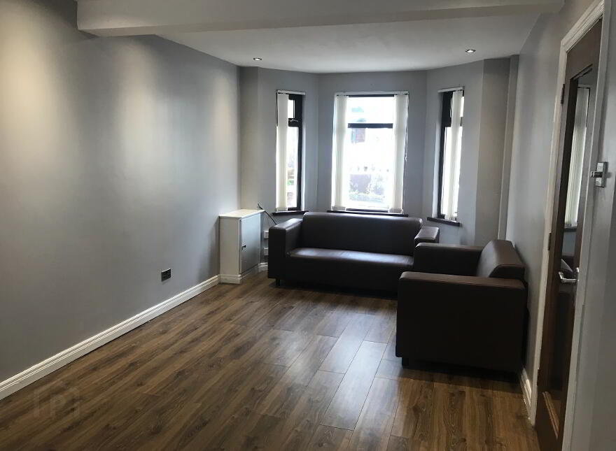 10 Glencairn Street, Belfast, BT13 3LU