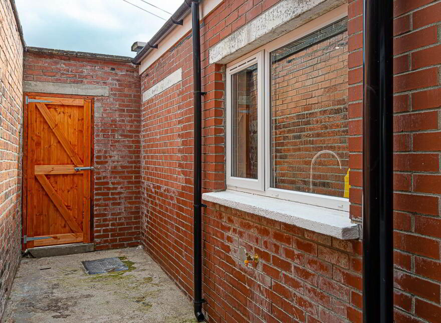 7 Sunwich Street, Ravenhill, Belfast, BT6 8JT