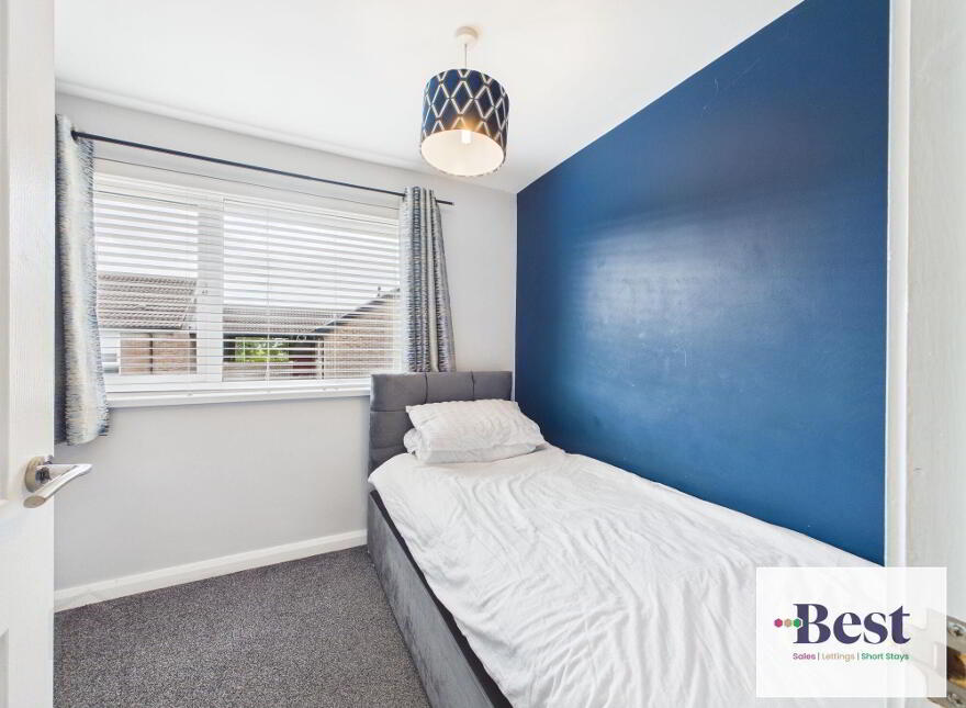 6 Hillmount Gardens, Larne, BT40 1TF