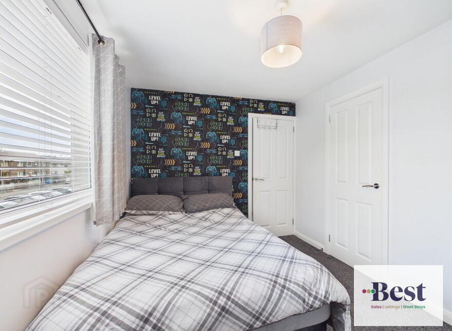 6 Hillmount Gardens, Larne, BT40 1TF