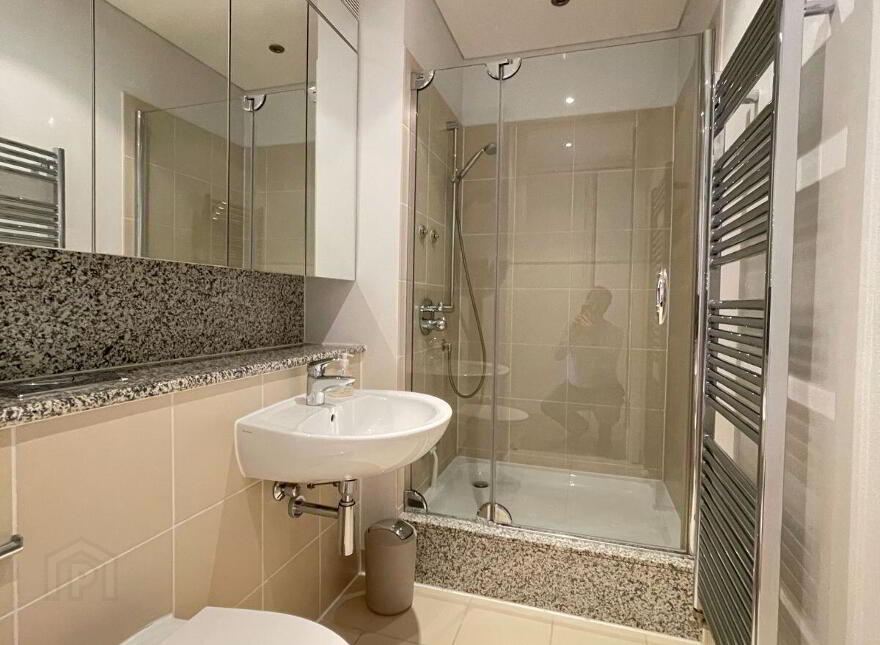 Cloncurry House, IFSC, Ifsc, D01R254