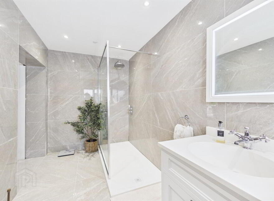 682 Antrim Road, Belfast, BT15 5GP