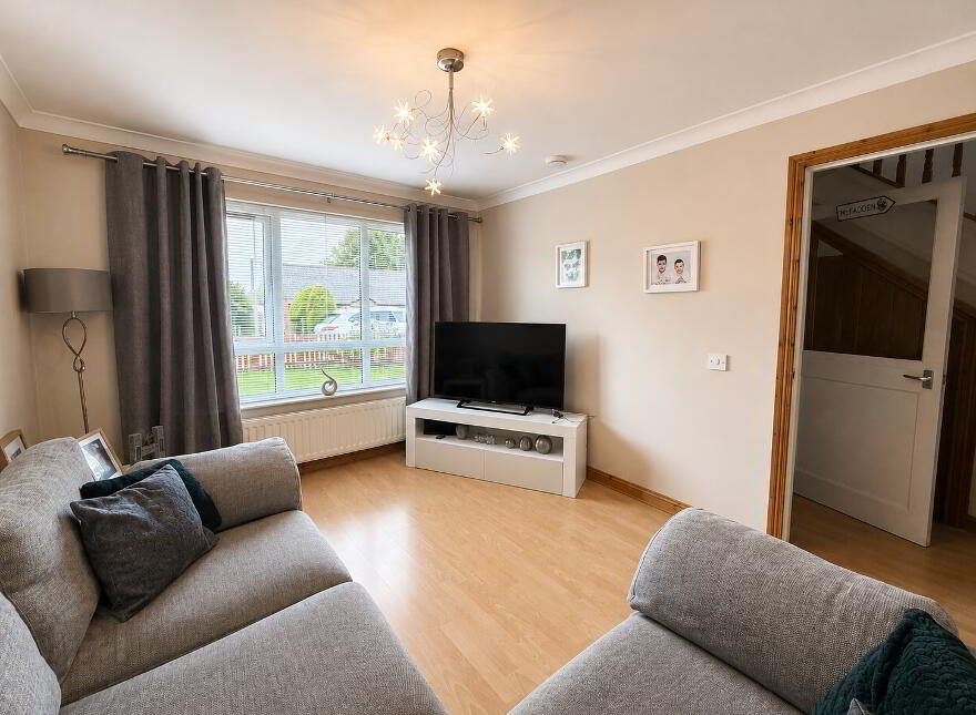 62 Cornshell Fields, Cityside, L’derry, BT48 7UG
