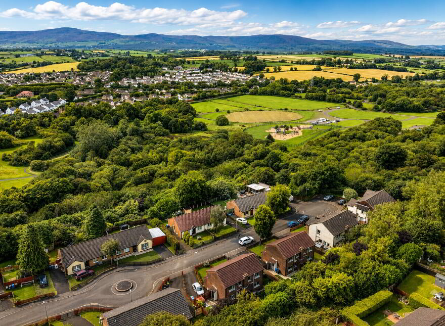 62 Cornshell Fields, Cityside, L’derry, BT48 7UG
