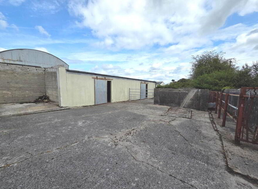 Old Church Road, Williamstown, F45VH70