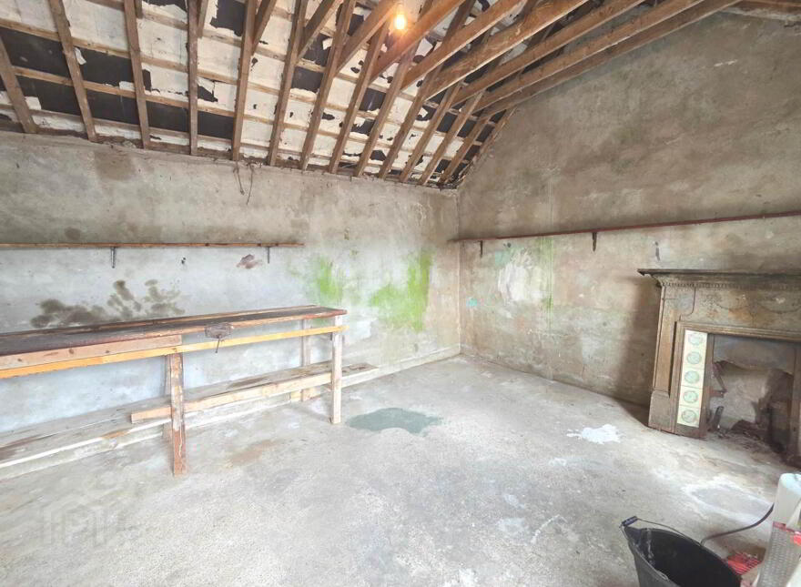 Old Church Road, Williamstown, F45VH70