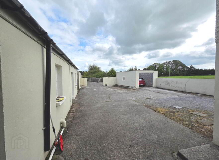 Old Church Road, Williamstown, F45VH70